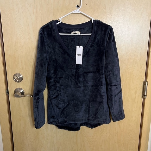 NWT UGG Daisey top